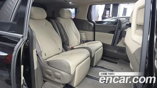 Kia Carnival 2024 — Photo 28/34
