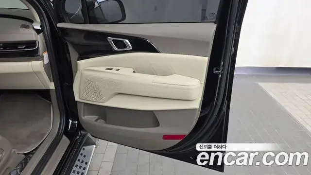 Kia Carnival 2024 — Photo 24/34