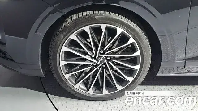 Hyundai Grandeur Hybrid 2025 — Photo 3/33