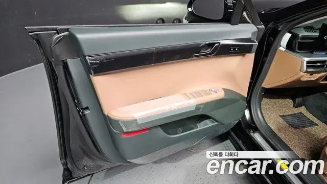 Hyundai Grandeur Hybrid 2025 — Photo 7/33