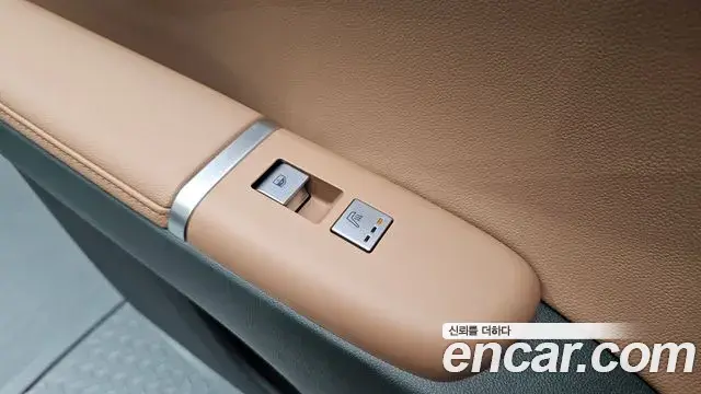 Hyundai Grandeur Hybrid 2025 — Photo 8/33