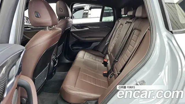 BMW X4 2022 — Şəkil 14/33