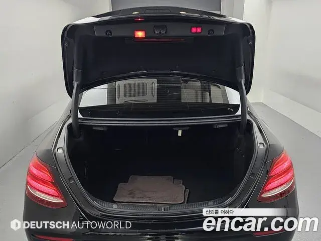Mercedes-Benz E-Class 2019 — Şəkil 14/20