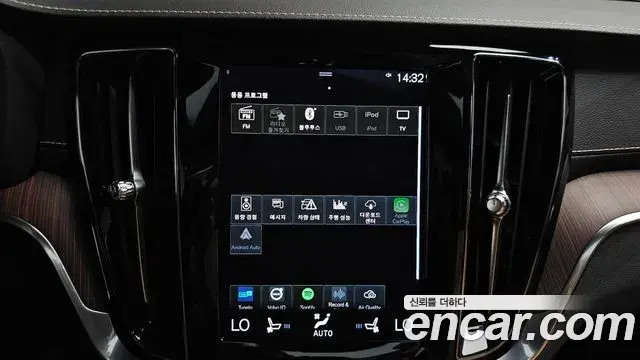 Volvo S60 2021 — Photo 16/40