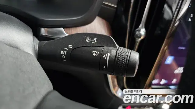 Volvo S60 2021 — Photo 28/40