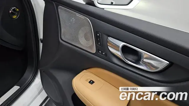 Volvo S60 2021 — Photo 10/40