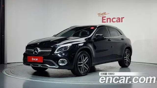 Mercedes-Benz GLA-Class 2019 — Şəkil 6/20