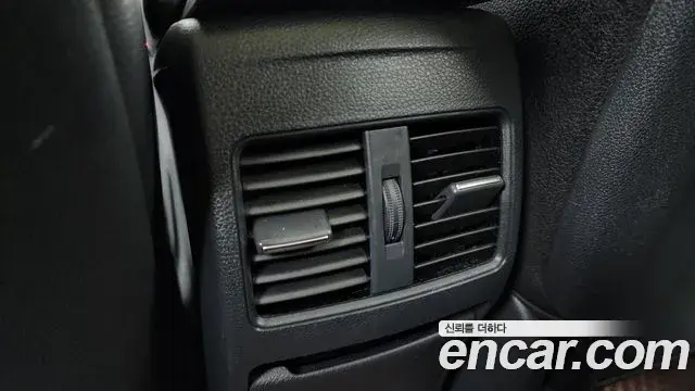 Mercedes-Benz GLA-Class 2019 — Şəkil 9/20