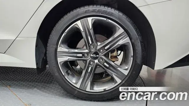 Kia K5 2023 — Photo 31/32