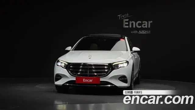 Mercedes-Benz E-Class 2024 — ფოტო 25/30