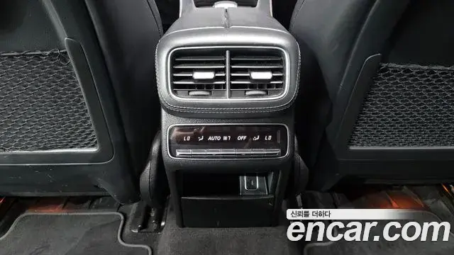 Mercedes-Benz GLE-Class 2021 — Şəkil 12/37