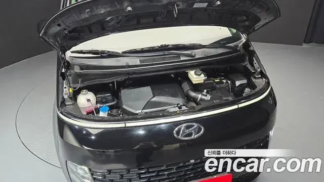 Hyundai Staria 2022 — Photo 28/31
