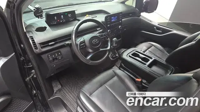Hyundai Staria 2022 — Photo 16/31