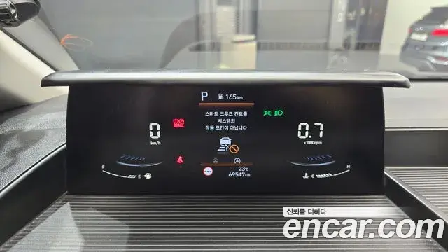 Hyundai Staria 2022 — Photo 9/31