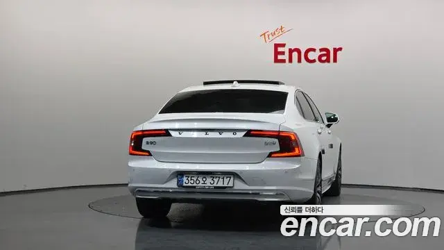 Volvo S90 2023 — Photo 10/20