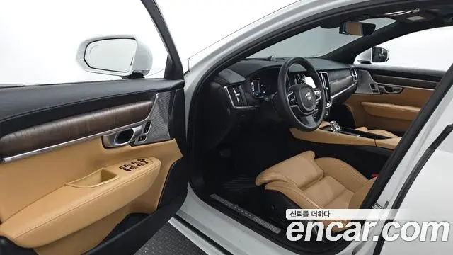 Volvo S90 2023 — Photo 18/20