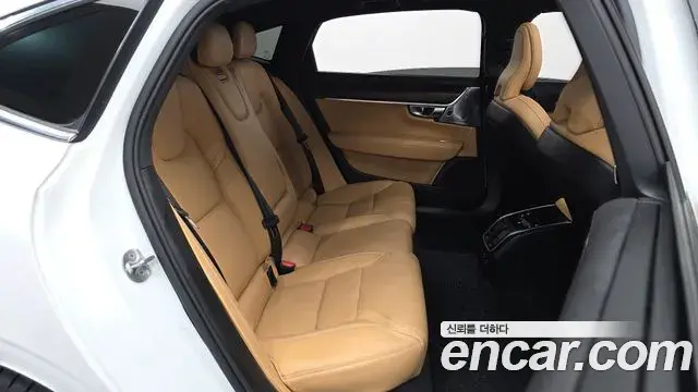 Volvo S90 2023 — Photo 19/20