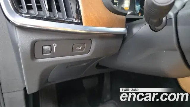 Volvo S90 2019 — Şəkil 29/34