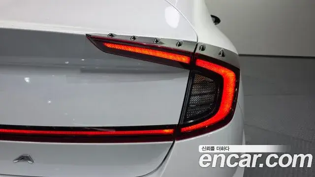 Hyundai Sonata Hybrid 2019 — Şəkil 13/31