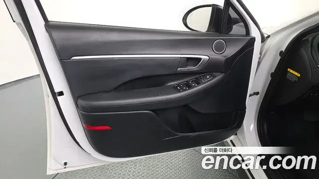 Hyundai Sonata Hybrid 2019 — Şəkil 30/31