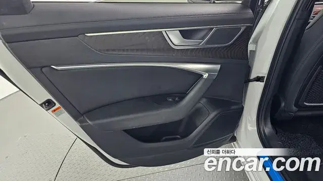 Audi A6 2021 — Şəkil 21/32