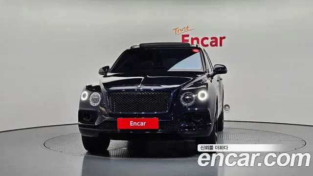 Bentley Bentayga 2018 — Şəkil 13/20