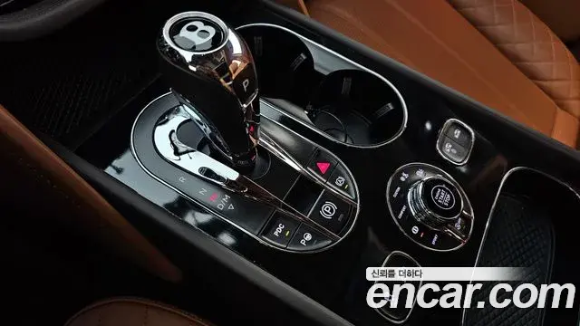 Bentley Bentayga 2018 — Şəkil 3/20