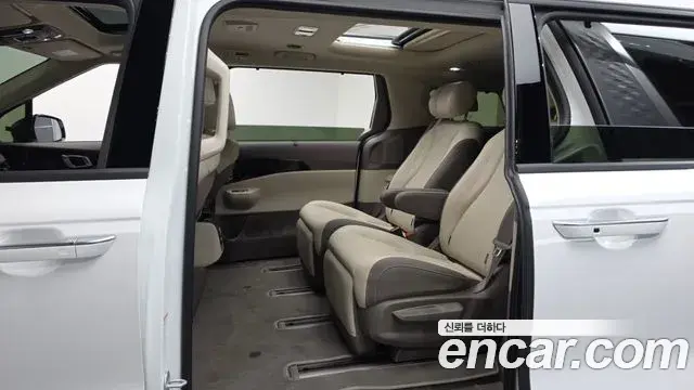Kia Carnival 2026 — Şəkil 32/36