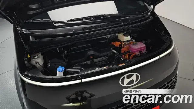 Hyundai Staria 2025 — Şəkil 7/34