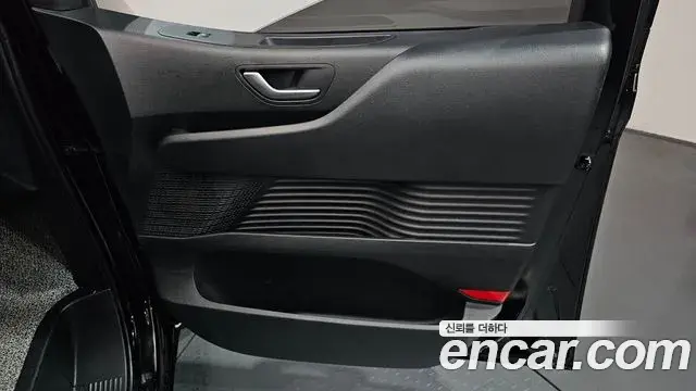 Hyundai Staria 2025 — Şəkil 15/34