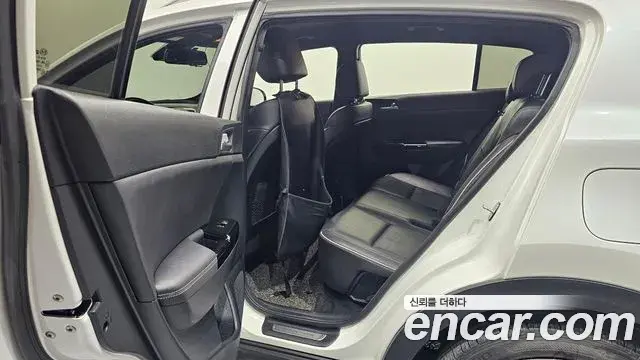 Kia Sportage The Bold 2019 — ფოტო 7/30