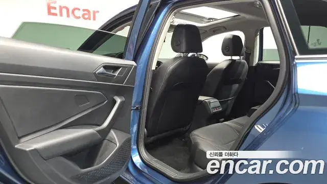 Volkswagen Jetta 2021 — Photo 30/33