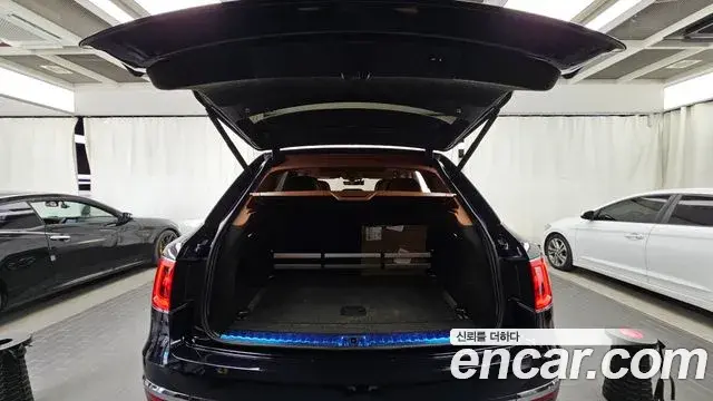 Bentley Bentayga 2019 — Şəkil 28/38