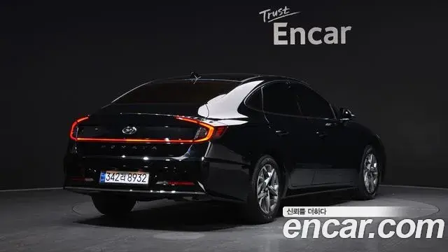 Hyundai Sonata 2022 — Фото 1/20
