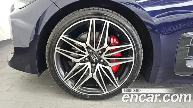 Kia Stinger 2018 — Şəkil 36/37