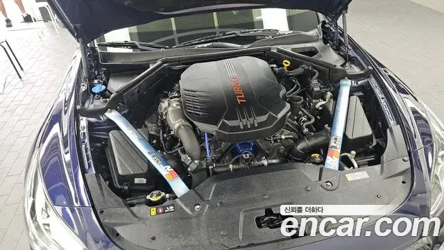 Kia Stinger 2018 — Şəkil 26/37