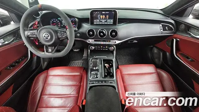 Kia Stinger 2018 — Şəkil 22/37