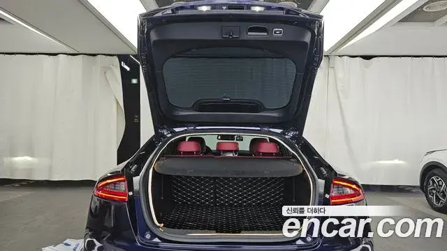Kia Stinger 2018 — Şəkil 5/37
