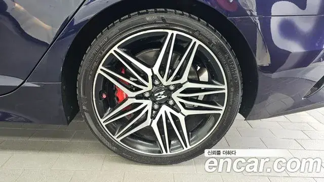 Kia Stinger 2018 — Şəkil 14/37