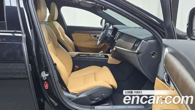 Volvo V90 Cross Country 2023 — Photo 10/34