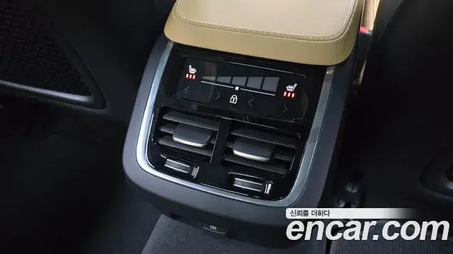 Volvo V90 Cross Country 2023 — Photo 20/34