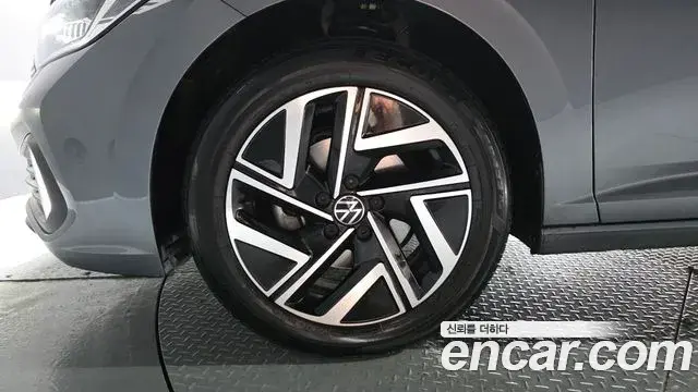 Volkswagen Jetta 2024 — Şəkil 18/36