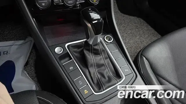 Volkswagen Jetta 2024 — Şəkil 17/36