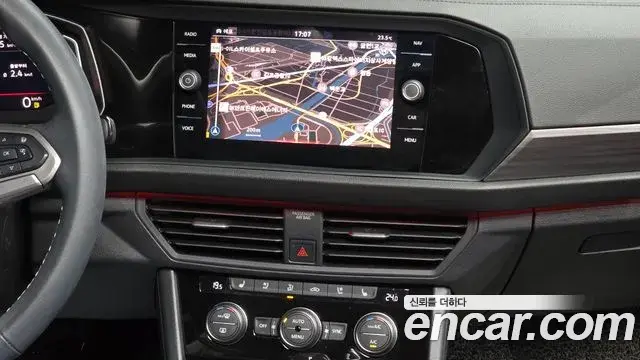 Volkswagen Jetta 2024 — Şəkil 16/36