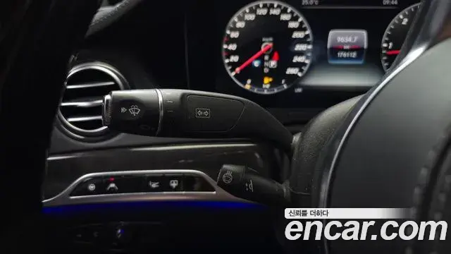 Mercedes-Benz S-Class 2019 — ფოტო 16/20
