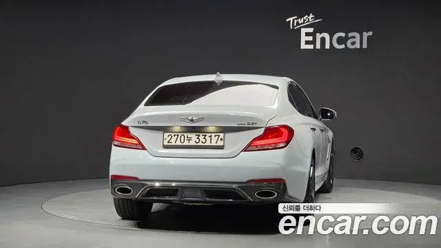 Genesis G70 2019 — Photo 15/20