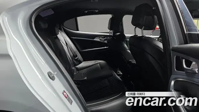 Genesis G70 2019 — Photo 16/20