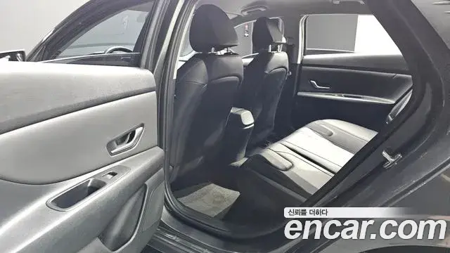 Hyundai The New Avante Hybrid 2023 — Photo 24/30