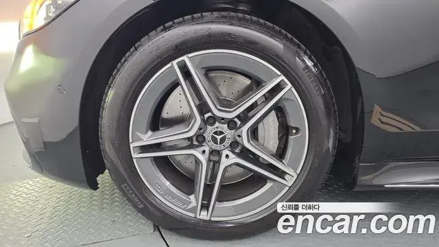 Mercedes-Benz S-Class 2022 — Photo 2/32