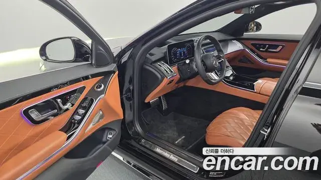 Mercedes-Benz S-Class 2022 — Photo 7/32
